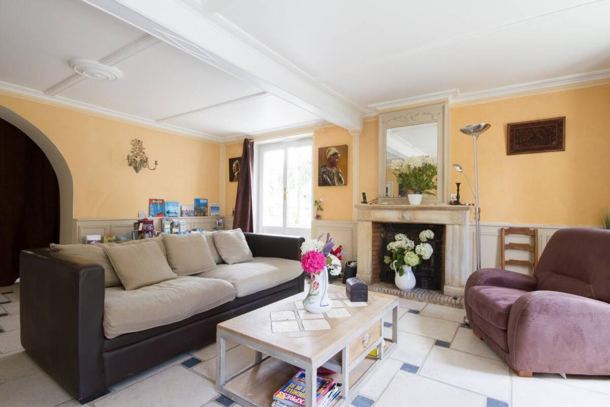 La Tonnelle Fleurie Chambres D'Hotes Sainte-Soulle Экстерьер фото