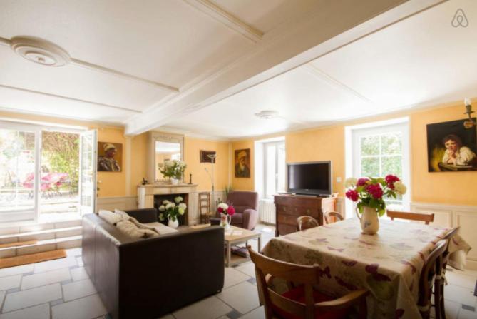 La Tonnelle Fleurie Chambres D'Hotes Sainte-Soulle Экстерьер фото